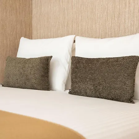 A Janela De Alfama * Bicas