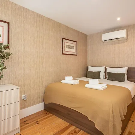 A Janela De Alfama *