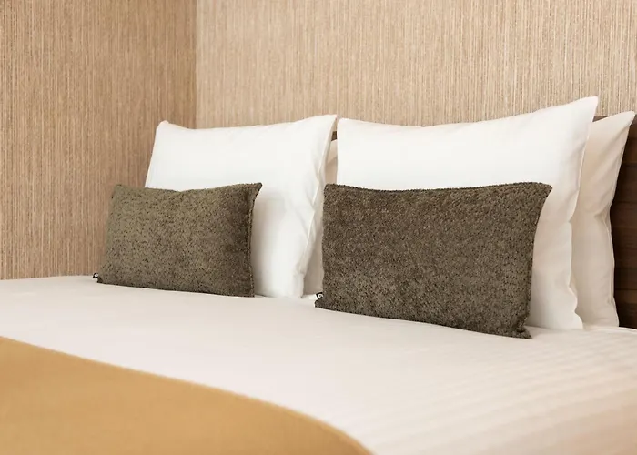 A Janela De Alfama * Bicas