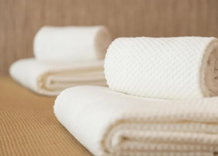 A Janela De Alfama * Bicas