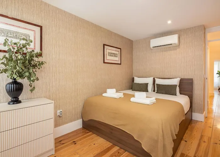 A Janela De Alfama *