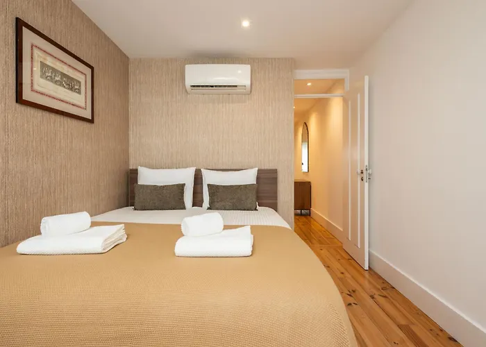 A Janela De Alfama Bicas