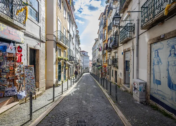 A Janela De Alfama *